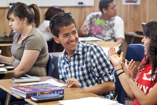 Škola v USA zakázala dětem mobily. Takhle to dopadlo - Novinky