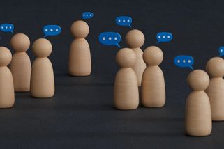 Ponižování druhých: stále oblíbenější sport napříč společností - Novinky