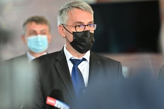 Jak se ministr k vakcíně dostal. Stačily čtyři řádky - Seznam Zprávy