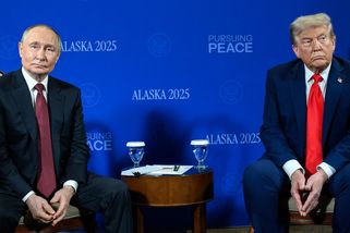 Trump má k Putinovi opět blíž. Zopakoval jeho válečnickou chybu