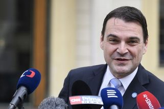 Macinkův létající koutek a uslintaný Babiš