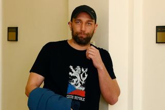 Bratr zatčeného Čermáka: Tomáše stáhl alkohol a lajky - Novinky