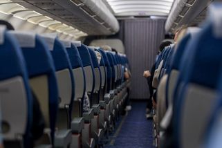 Výměna sedadel během vzletu a přistání může ohrozit bezpečnost celého letadla - Novinky