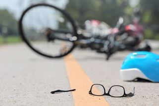 Pětasedmdesátiletý cyklista zraněný při nehodě v Jablonci zemřel v nemocnici - Novinky