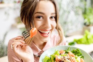 Týdenní dietní jídelníček, který vyjde na stovku denně - Proženy.cz