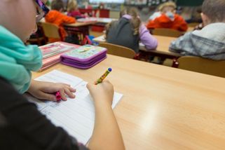 Sedí u počítačů a nemluví. Děti u zápisů mají čím dál větší problémy s řečí - Novinky
