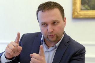 Skandální chování Mariana Jurečky: Ignorace bujarého večírku na ministerstvu a ticho po pěšině – eXtra.cz