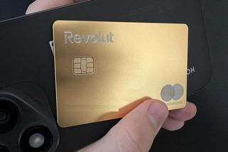 Lidem chodí do schránky falešná platební karta s výzvou