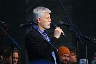 Prezident gratuloval, internet zuřil aneb o ztraceném umění společně slavit - Médium.cz