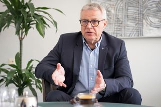 Kolář: Trump se pokládá za vládce světa a chce vazalské režimy - Novinky