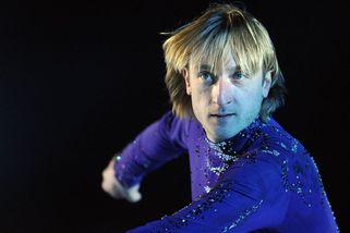 Pljuščenkova syna odvezla sanitka. Měl horečky, otec ho přesto nutil bruslit - Sport.cz