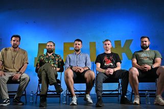 Foto: Elitní vojáci Ukrajiny vystoupili v Praze. Neobešlo se to bez protestů - Seznam Zprávy