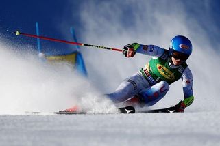 Shiffrinová kralovala v Söldenu, blýskla se i Vlhová. Ledecké se nedařilo - Sport.cz