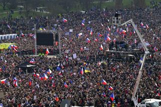 Turek: Aktéři sobotní demonstrace na Letné hájili své zájmy, ne demokracii | ČeskéNoviny.cz