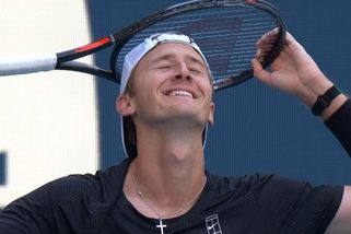 Životní výhra. Potomek českých rodičů senzačně v Miami vyřadil světovou jedničku - Sport.cz