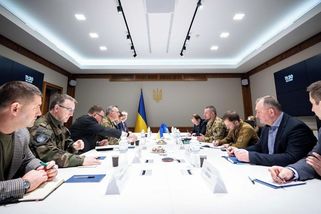 Delegace velitelů NATO navštívila Ukrajinu - Novinky