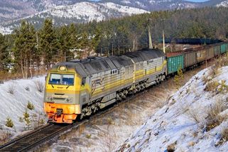 Video: důležitý ruský vlak na frontu nedojel. Ukrajinci ho napadli na hlavní tepně, když se dal do pohybu