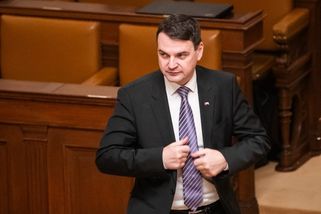 Za dva roky nebude Petr Pavel prezidentem, míní Macinka. Do té doby prý zvládne řídit oba resorty