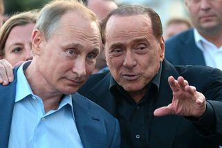 „Dnes ti nabídnu mimořádné jídlo.“ Putin ukázal Berlusconimu chladnokrevnost. Ten se pozvracel - Novinky