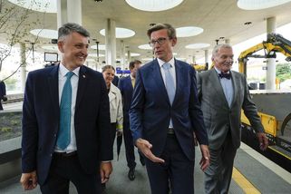 Glosa: Tajemný případ prvního železničáře a osmdesáti milionů - Seznam Zprávy