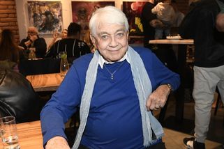 Zemřel herec Jiří Krampol. Naboural ferrari za 7,5 milionu, vozil se i maličkými auty a po Praze chodil pěšky - Garáž.cz