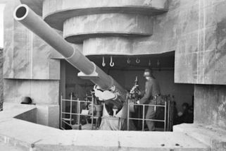 Pálil v transu hlava nehlava. Bestie z Omaha Beach postřílela více než tisíc vojáků - Médium.cz