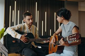 DAŇOVÉ PŘIZNÁNÍ: Jak daní autoři a umělci - Novinky