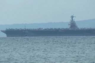 Nejdražší letadlovou loď USA vyslanou k Íránu sužují velké potíže s toaletami - Novinky