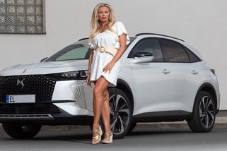 Lucie Borhyová je už pět let věrná luxusní automobilové značce, kterou u nás stále dost lidí nezná. Jako první však řídila daleko skromnější auto - Garáž.cz