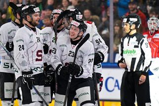 Spartu čeká na Spenglerově poháru boj o semifinále, v cestě stojí Kanada - Sport.cz