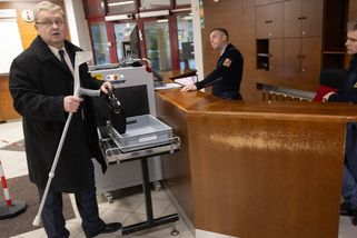 Muž, který praštil Babiše, dostal podmínku. U soudu nenechal na premiérovi nit suchou - Novinky