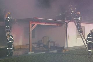 Lidé se skládají na pomoc rodině, které o Vánocích shořel dům - Novinky