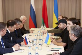 První kolo jednání mezi Ruskem a Ukrajinou skončilo. Putin ustoupit nehodlá - Novinky