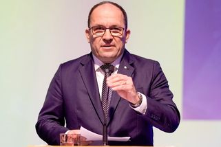 Komentář: Lidovci včera přepřáhli jednoho vola za druhého - fintag.cz