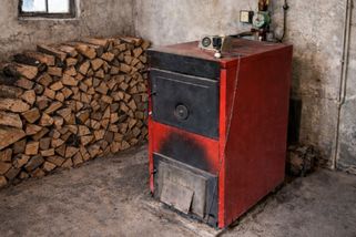 Zákaz starých kotlů se netýká jen topení. Problém můžete mít, i když ho máte doma a nepoužíváte