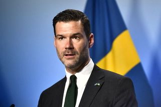 Švédský ministr přiznal napojení syna na neonacisty, extremismus v zemi sílí - Seznam Zprávy