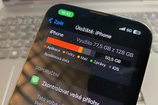 Tisíce iPhonů i Androidů byly přes noc nevratně vymazány