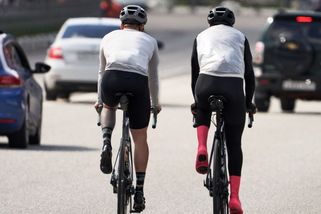 Změny v dopravě 2022: Předjíždění cyklistů na 1,5 metru i zákaz pivních kol - Novinky