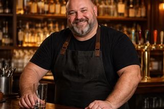 Chtěl jsem jen zaplatit oběd pro rodinu. Majitel mi řekl, ať mu tam nechám ženu jako zástavu - Médium.cz