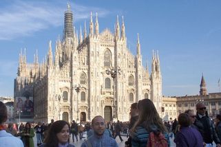 V Milánu může od Nového roku cigareta přijít na šest tisíc - Novinky