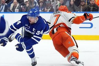 Patří do kriminálu! Gudas za faul na Matthewse pod palbou. Reakce vytočila kouče