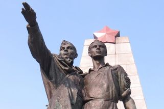 Místo piety u památníku Rudé armády bohoslužba. Historii nevymažou, zní z KSČM - Seznam Zprávy