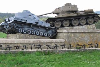 Bitva na Dukle byla krvavá lázeň. Bohužel naprosto zbytečná - Médium.cz