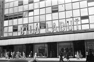 Falešná nostalgie po socialismu: Proč lidé věří mýtům o levném životě