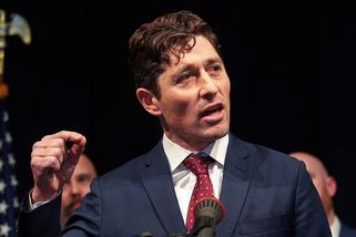 Ministerstvo spravedlnosti USA vyšetřuje guvernéra Walze a starostu Freye - Seznam Zprávy