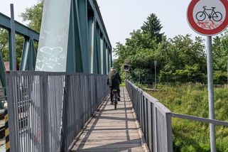 Domluva cyklistům často nestačí, strážníci v Kroměříži přitvrdili - Novinky