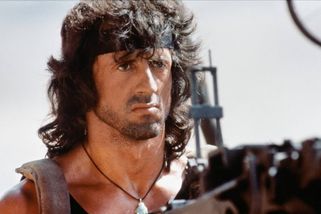 Rambo III: Hrozba dekapitace na place, drsný slovenský trenér a oblíbený český samopal v akci