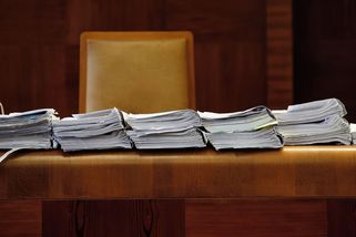 Vylákali je na schůzku, tam je zbili. V kauze samozvaných „lovců pedofilů“ je 11 obžalovaných - Novinky