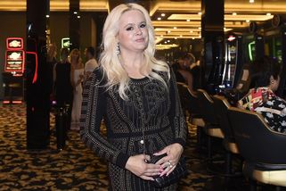 Monika Binias předvedla tělo v plavkách i romantiku nad Prahou!