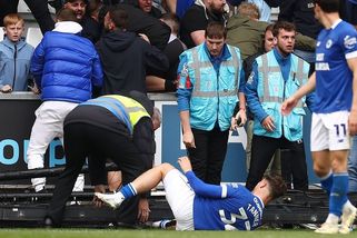 Oslava gólu se zvrhla. Fanoušci zranili vlastního hráče - Sport.cz